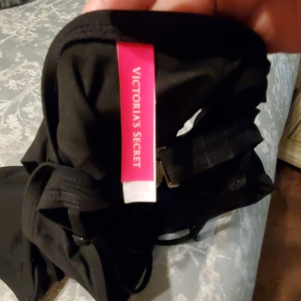 Swimsuit - Picture 5 of 6